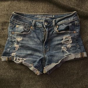American Eagle size 6 hi-rise shortie shorts.